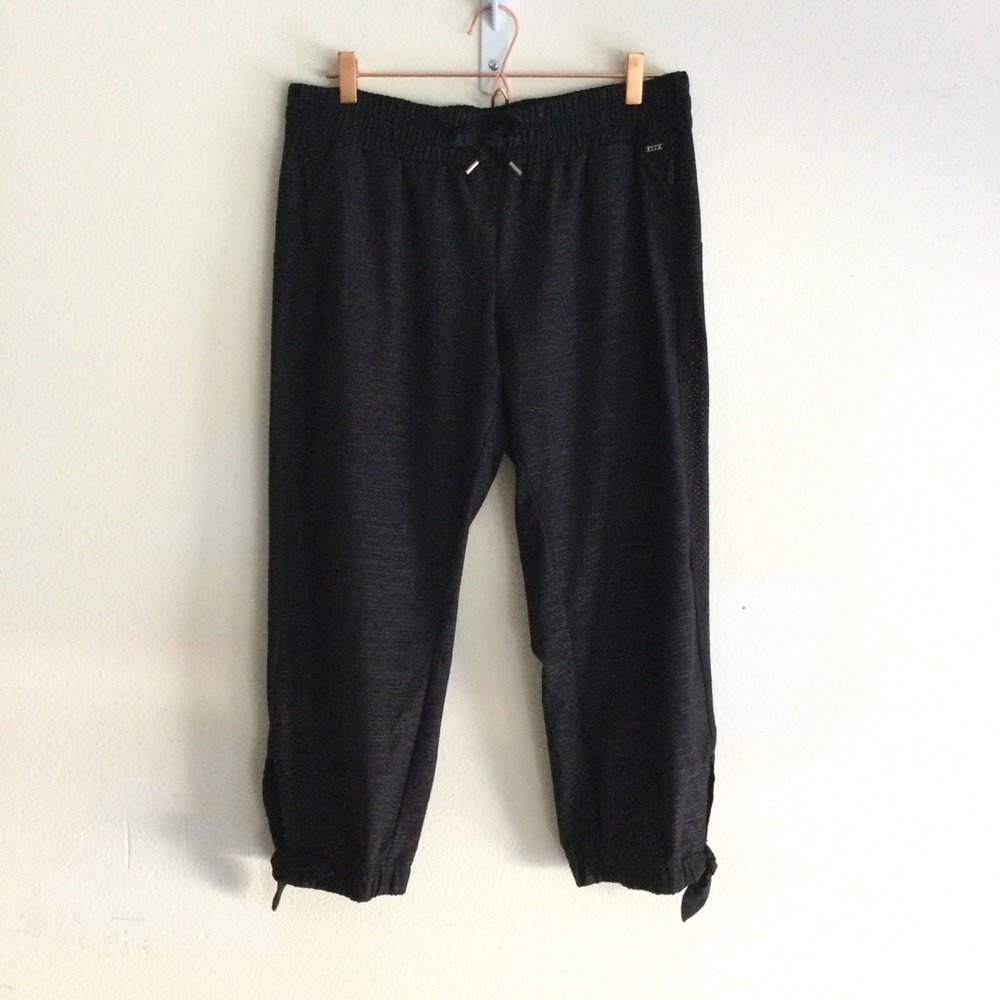 LORNA JANE Balance Active Tie 3/4 Crop Pant Black Sz Large - Picture 2 of 15